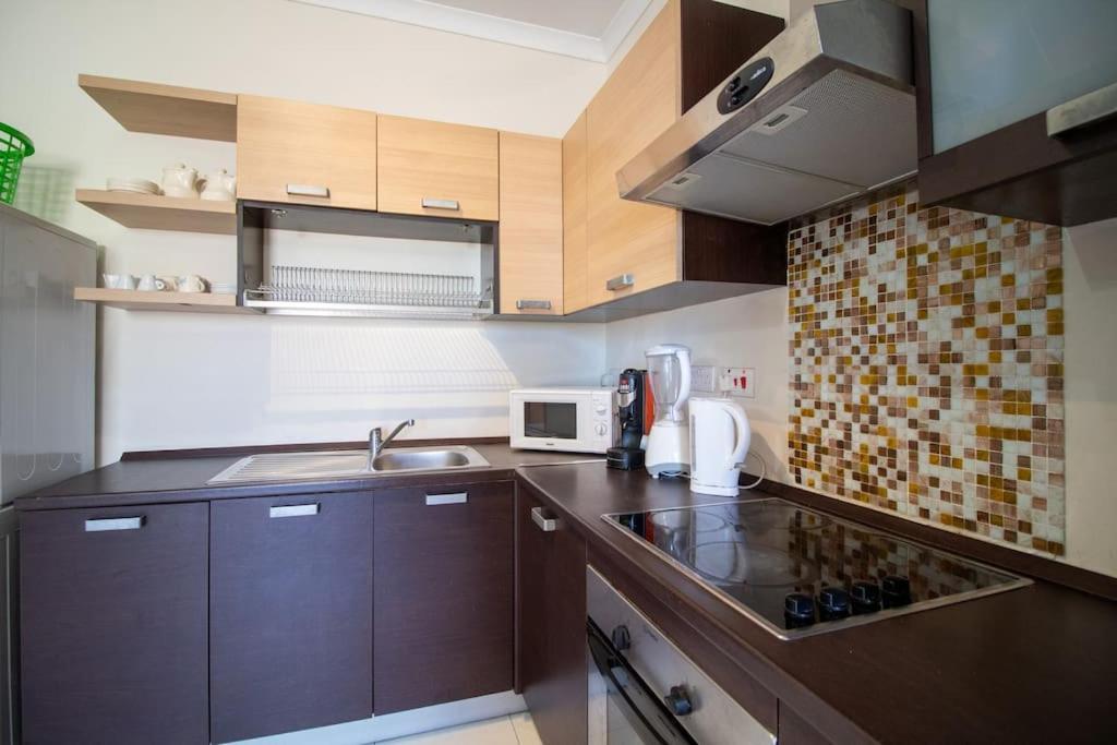 Modern Apt In The Heart Of Maltese Nightlife Saint Julian's Bagian luar foto